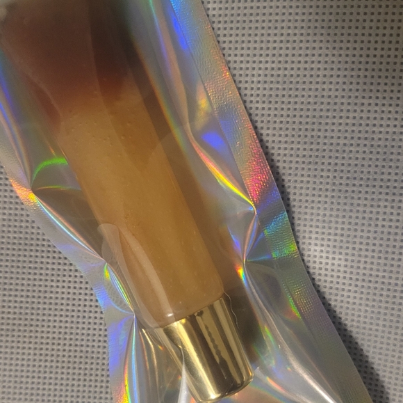 LIP GLOSS - Picture 4 of 4